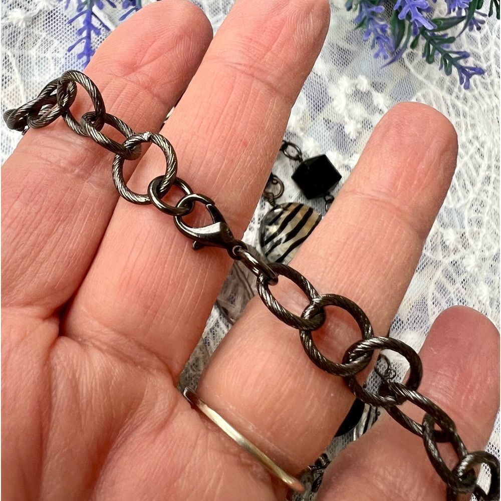 Vintage 80’s Long Zebra & Gunmetal Disco Necklace - Picture 5 of 7